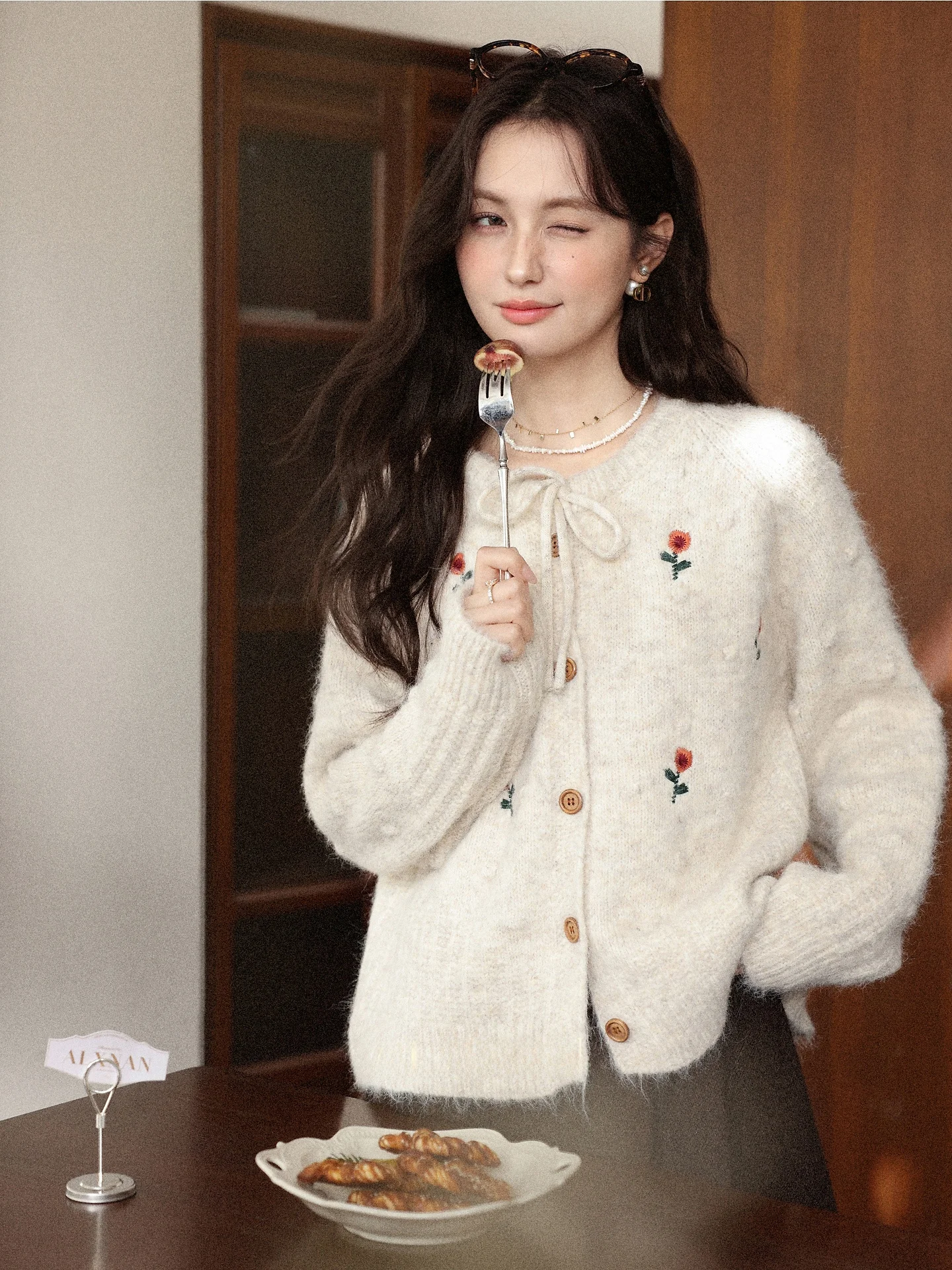 

Loose Knitted Sweater Women's Elegant Style Winter Fashion Pear Cloud Apricot Color Open Cardigan Long Sleeve round Neck Top