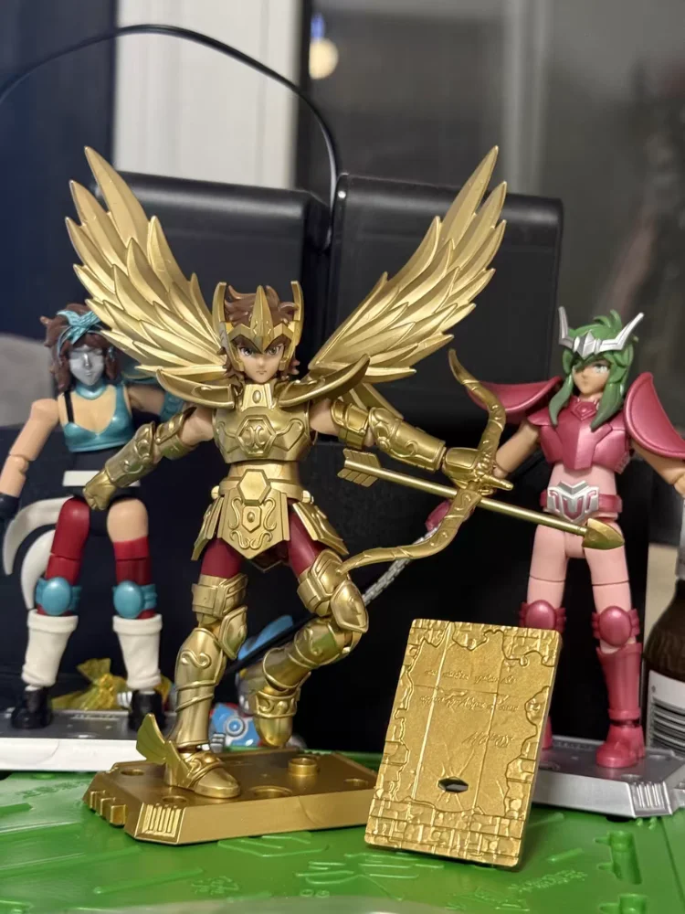 В наличии Blokees Saint Seiya Blind Box Galaxy Version 01 Aiolos Shura Ikki Shun Jabu Marin Assemly Model Toys Gold Saint Statue