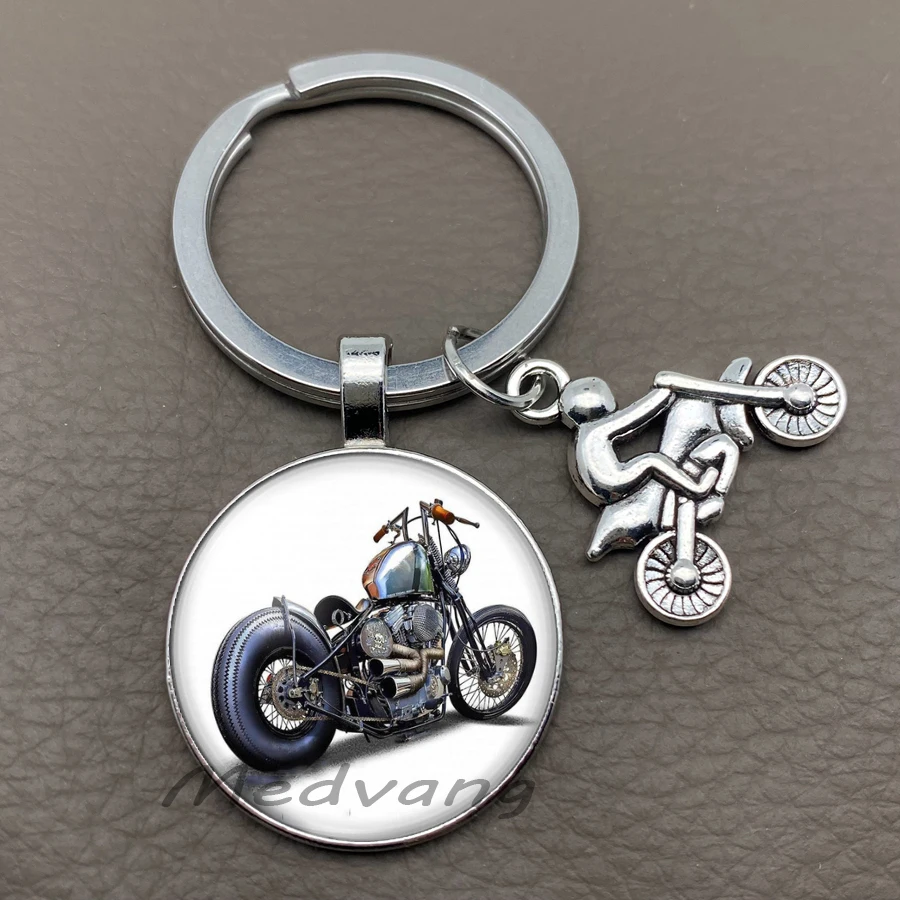 Retro motorcycle keychain pendant Convex glass key chain Knight keyring Motorcycle enthusiasts Motorcycle key keyholder Jewelry