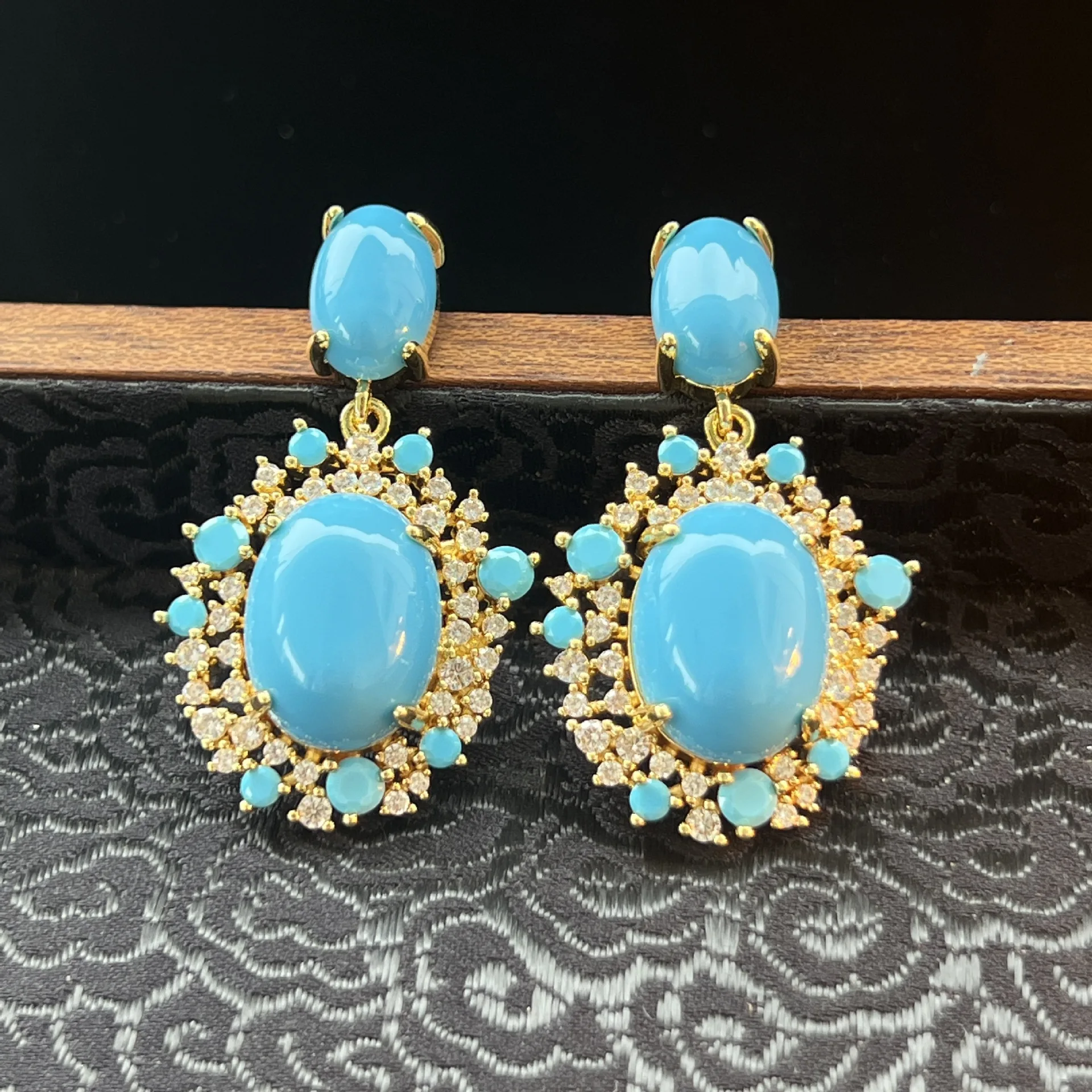 Blue Retro Floral Drop Earrings Large Oval Turquoise Gem Dangle Earrings for Women Elegant Evening Statement Jewelry