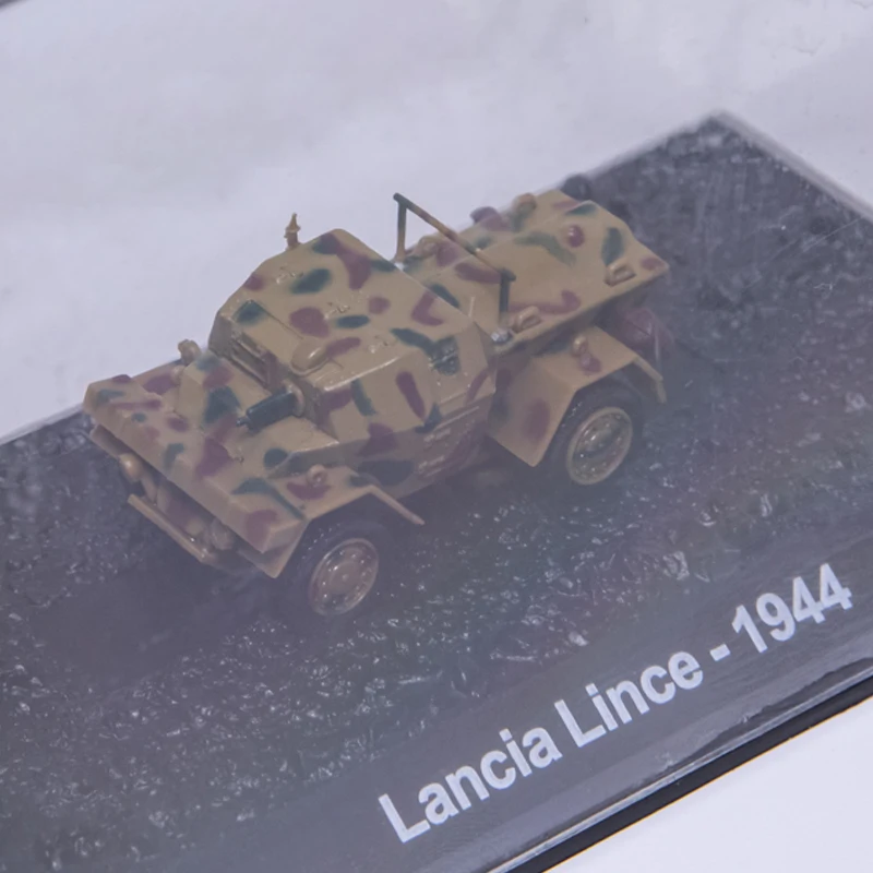 Lancia Lince 1:72 Scale Plastics Italy Bobcat Armored Vehicle Model Military Transport Vehicles Classics Collection Gift Display