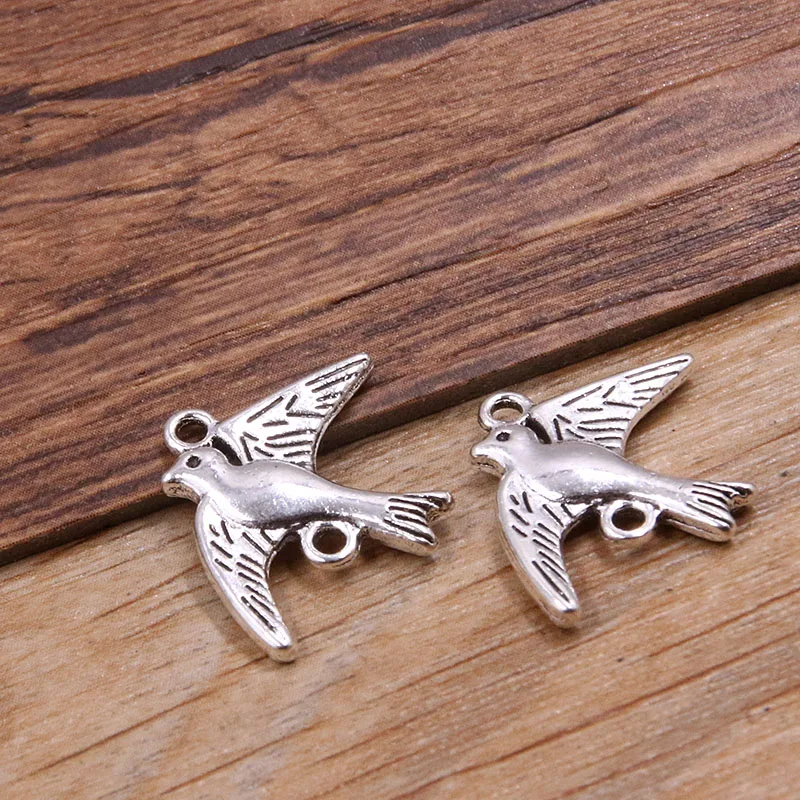 20Pcs 8 Styles 2023 Cat Bird Monkey Butterfly Rabbit Charms Animal Pendants Handmade Decoration Vintage For DIY Jewelry Making