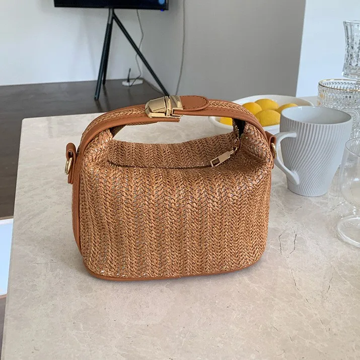 

Straw Crossbody Bag For Women Fashion Bohemian Small Knitting Summer Purse And Handbag Ladies Casual Vacation Bucket Beach Bags