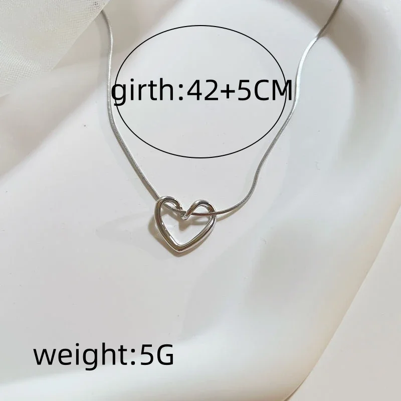 Hollow Out Peach Heart Necklace for Women Trendy Sweet Spicy Girl Student Simple Collarbone Chain Niche Design Neck Chain