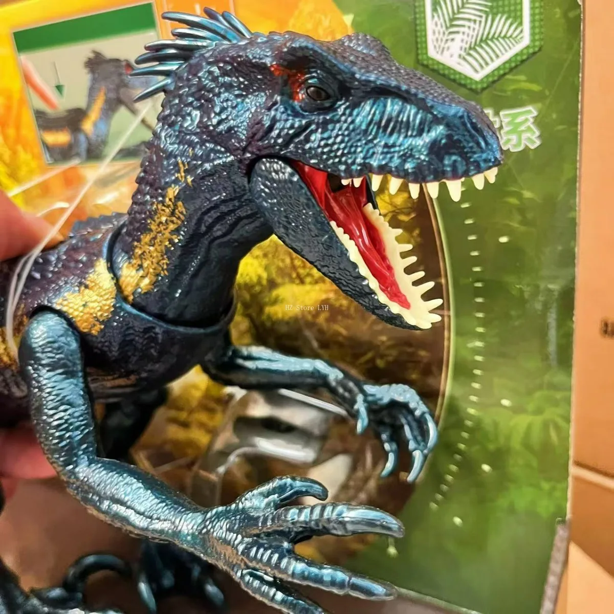 Jurassic Dino Trackers Track \'N Attack Indoraptor with Sound & Light Effect Action Dinosaur Toy for Boy Kids Birthday Gift HKY11