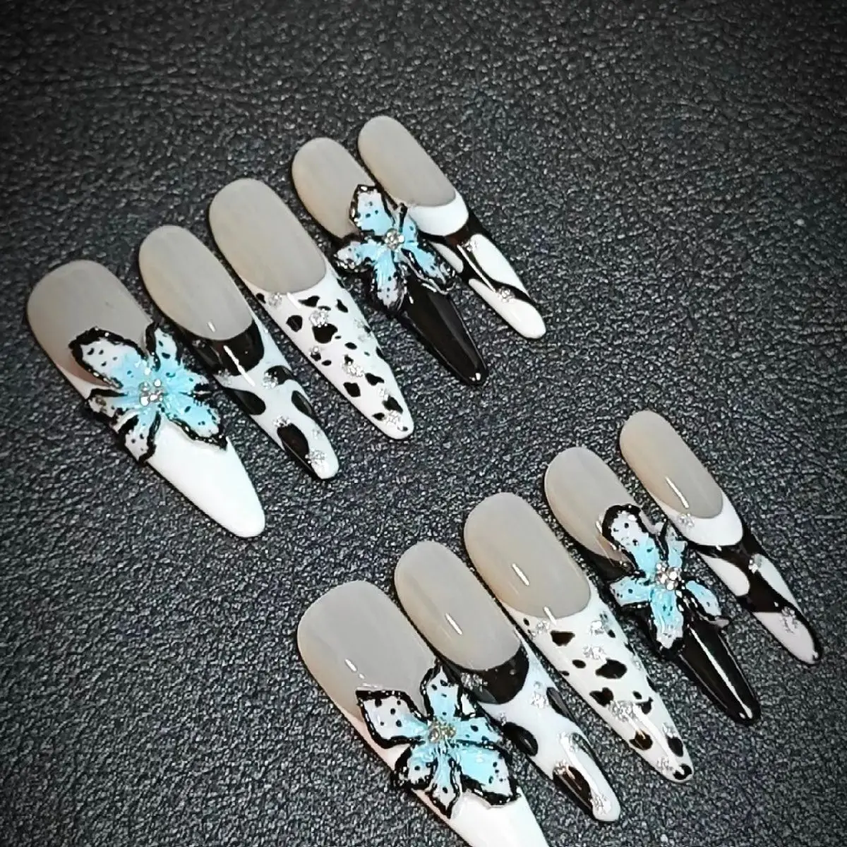 Stampa lunga ovale fatta a mano sulle unghie Gradiente Fiori 3D Decor Unghie Punta Y2k Unghie finte Nero Bianco Mandorla francese Unghie finte Art