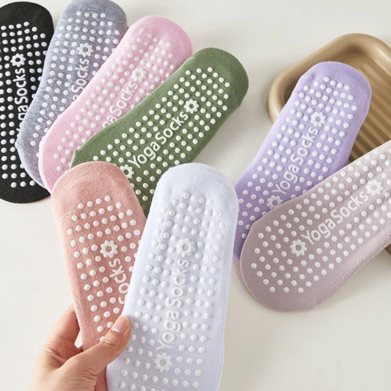 ถุงเท้ากีฬาในร่ม 1/8 คู่ สำหรับโยคะ พิลาทิส กันลื่น ทนทานต่อการสึกหรอ เหมาะสำหรับการออกกำลังกายบนพื้น เต้นรำ ซับแรงกระแทก ผลิตจากผ้าฝ้ายแท้