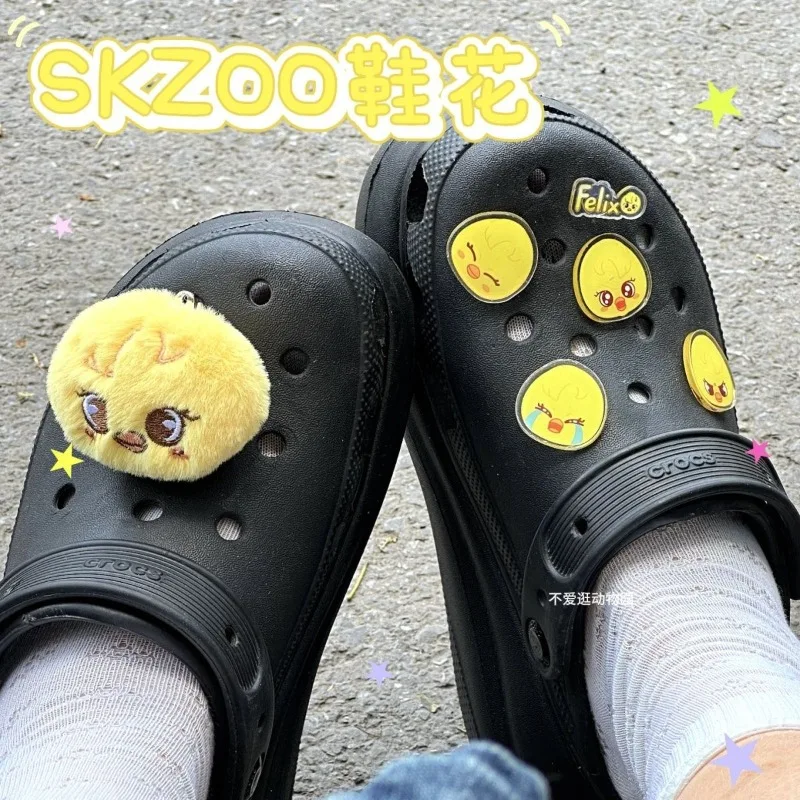 2025 SKZOO Korean Idol Boy Band Lee Yong-bok & Hwang Hyun-jin Crocs And Clasp Support Merchandise Offizielle Fan Gear