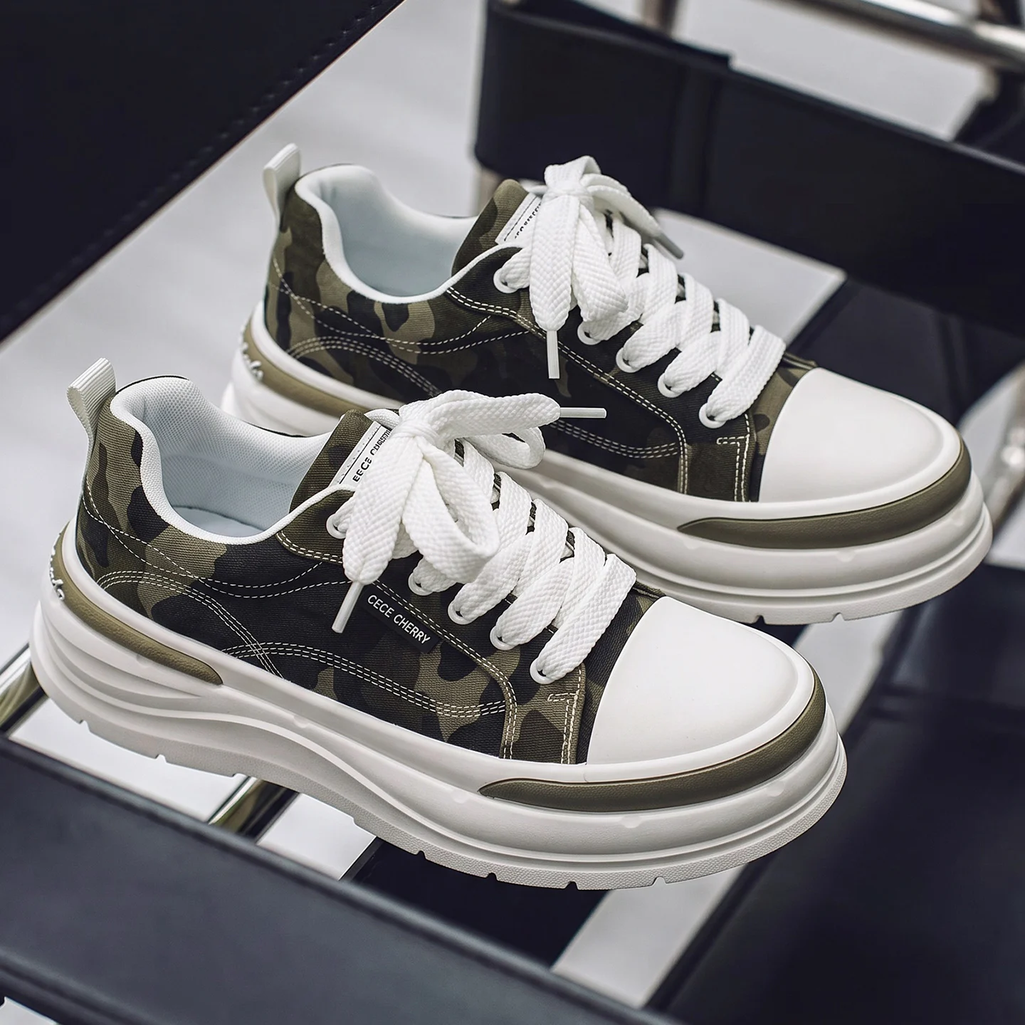 Men 2026 Spring Platform Sneakers Thick Sole Canvas Patchwork Shoes for Men Breathable Mesh Cus Lace-Up Men Casual Running Shoes