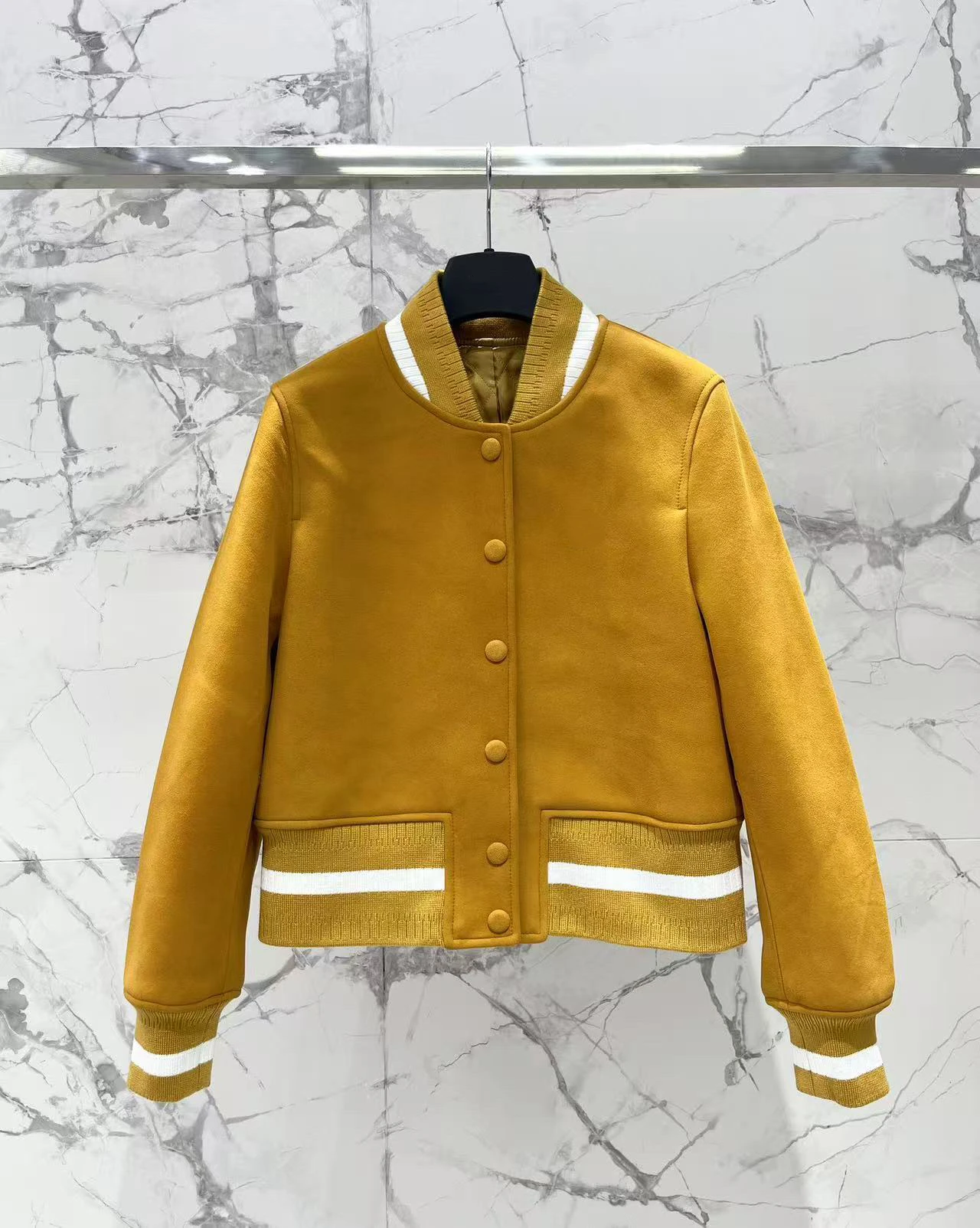 

Unisex fashion latest style casual/sports baseball shirts - Simple, fashionable, youthful and energetic for daily wear