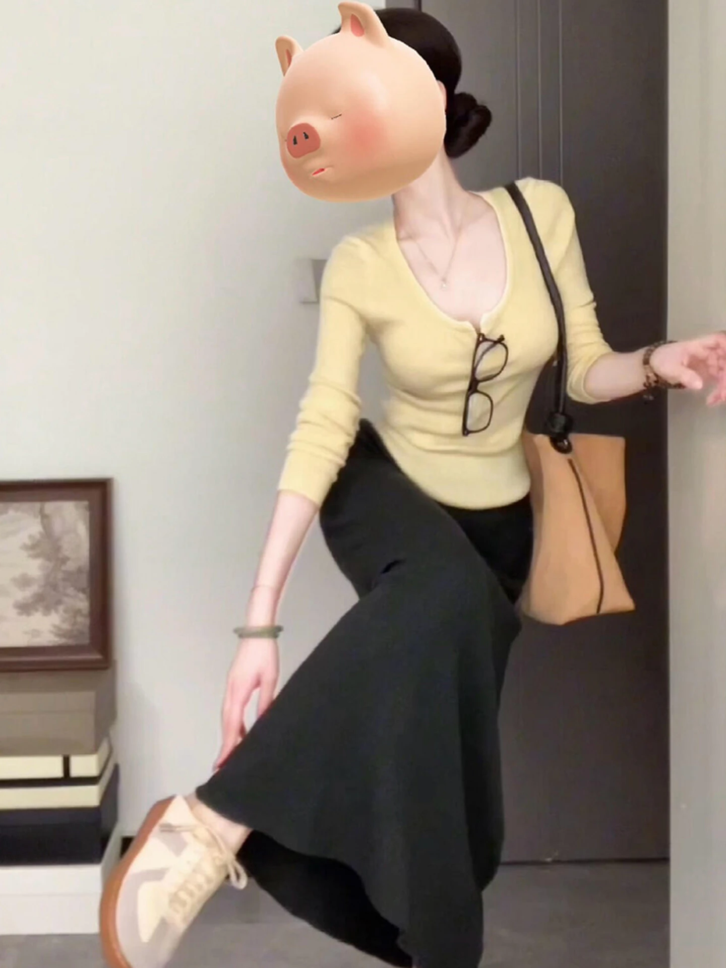 

Комплект Laid-ba Sle: Модный корейский желтый облегающий вязаный свитер и черная юбка — женский костюм-двойка для ранней весны