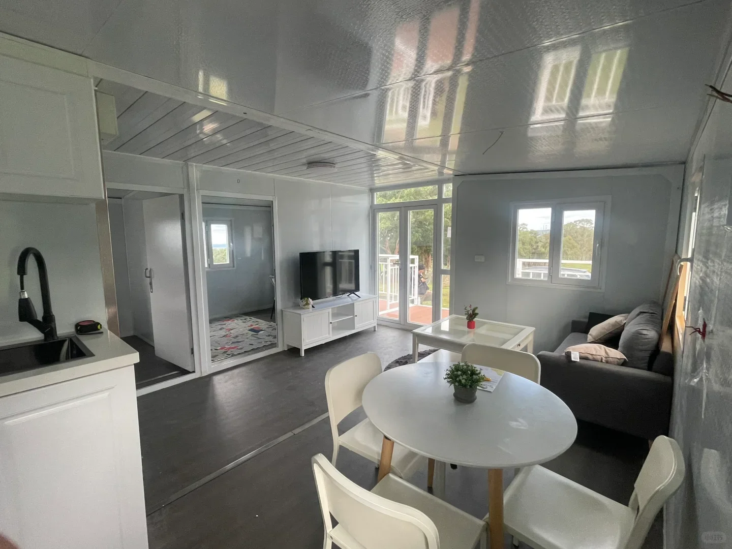 Easy Install 40ft Folding Container House Expandable Steel Sandwich Panel Material Prefabprefab Container House