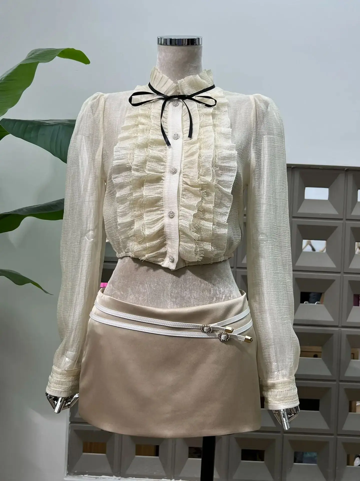 

Осенняя новая французская кружевная рубашка, укороченный топ с низкой талией Y2K, мини-юбка, комплект, сексуальный облегающий вечерний вечерний клубный костюм, модный эстетический наряд