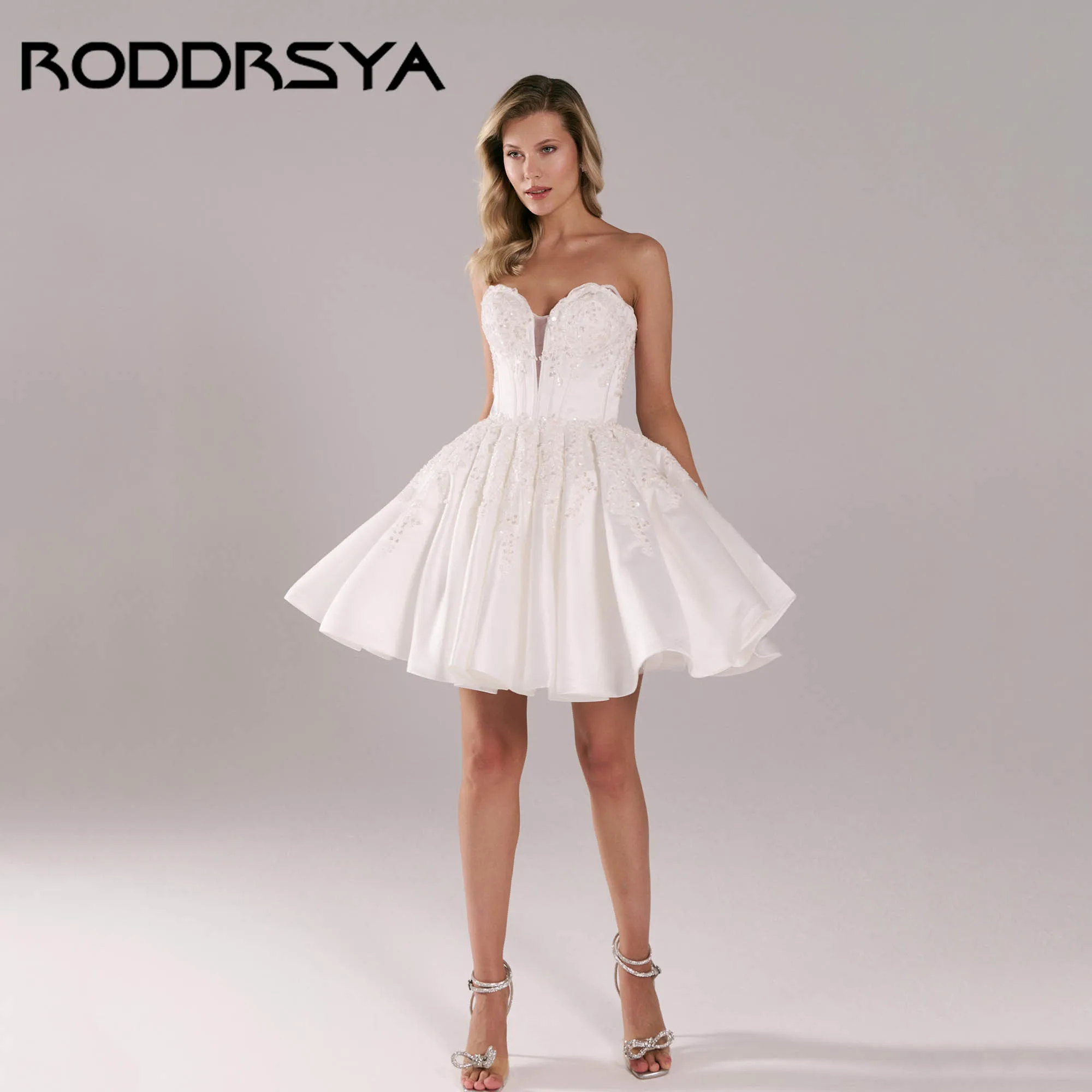 ชุดแต่งงานสั้นหรูหราแบบสายเดี่ยวทรงเอไลน์ผ้าซาตินประดับลูกปัด ชุดเจ้าสาวเปิดหลังผูกเชือกแบบมินิ  รับสั่งตัดตามแบบ