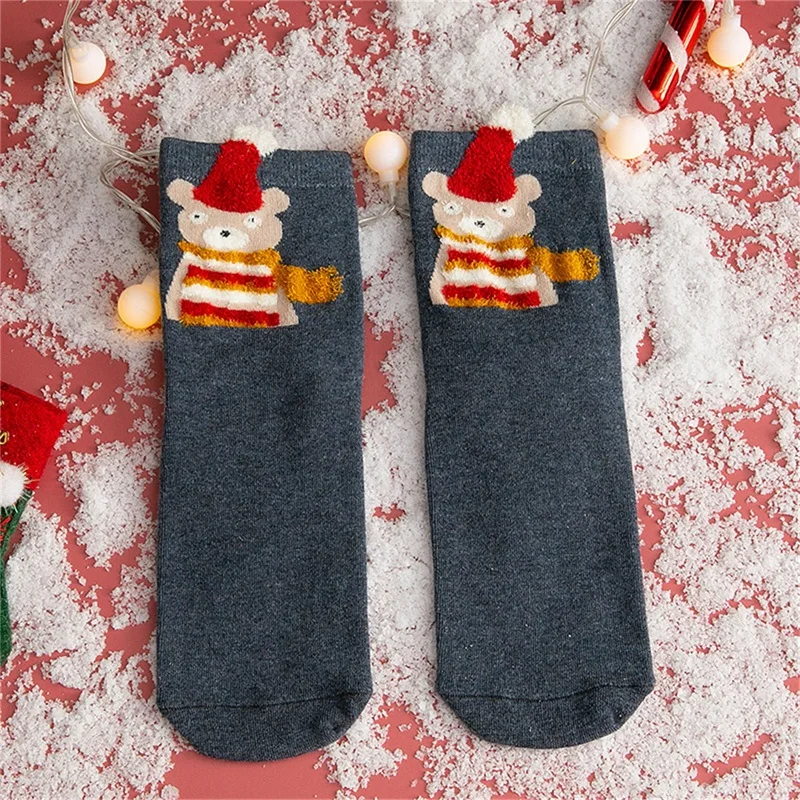 Women Fashion Christmas Socks Deer Snowman Santa Bear Pattern Breathable Lovely Socks Fall Winter Casual Mid-Calf Socks