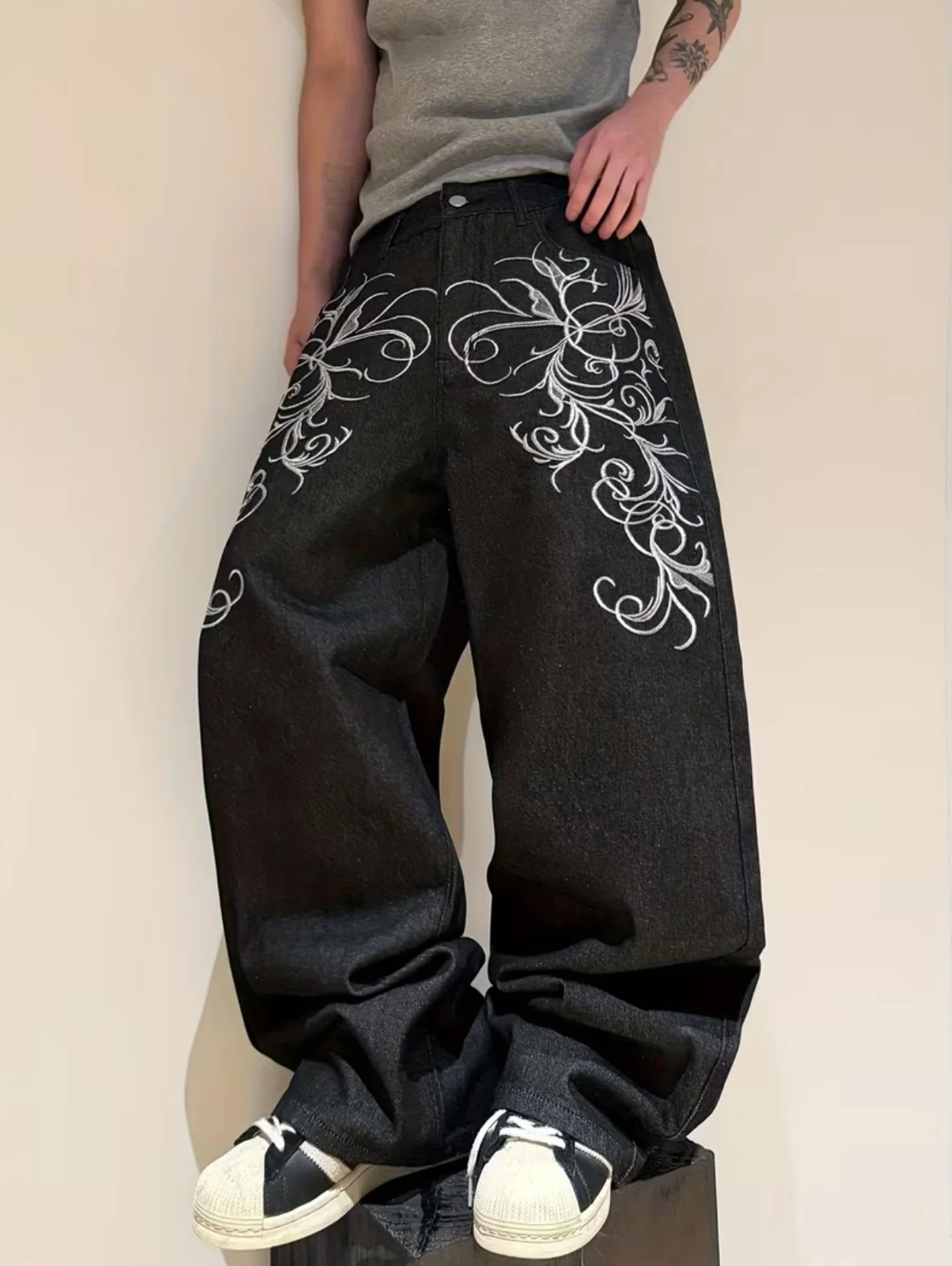 

Черные мешковатые широкие джинсы Белые уличные джинсовые брюки с вышивкой в стиле барокко