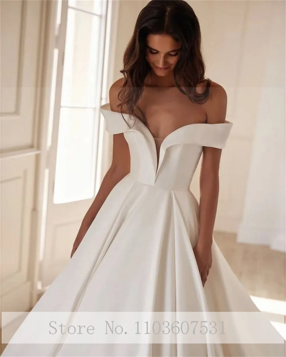 Off the Shoulder V-neck Satin Ruched Ball Gown Wedding Dress for Women Backless Solid Wedding Gown with Court vestidos de novia