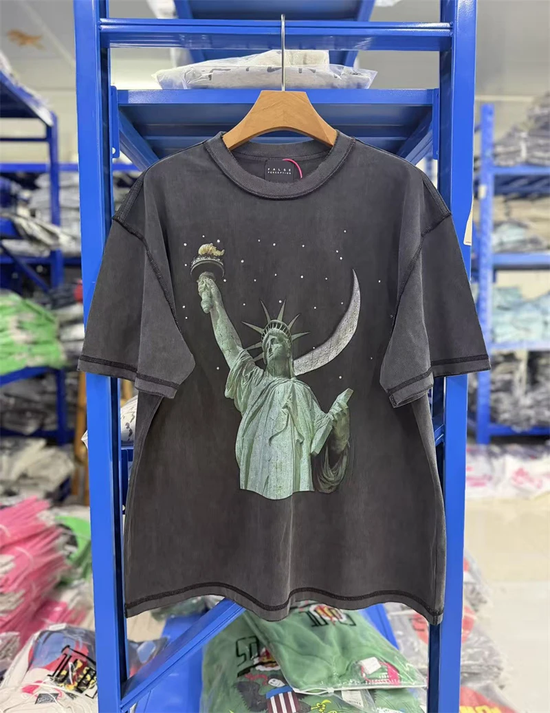 New False Street Graffiti Print Trendy Casual Loose Washed Vintage Short sleeved Cotton Versatile Oversize Comfortable T-shirt