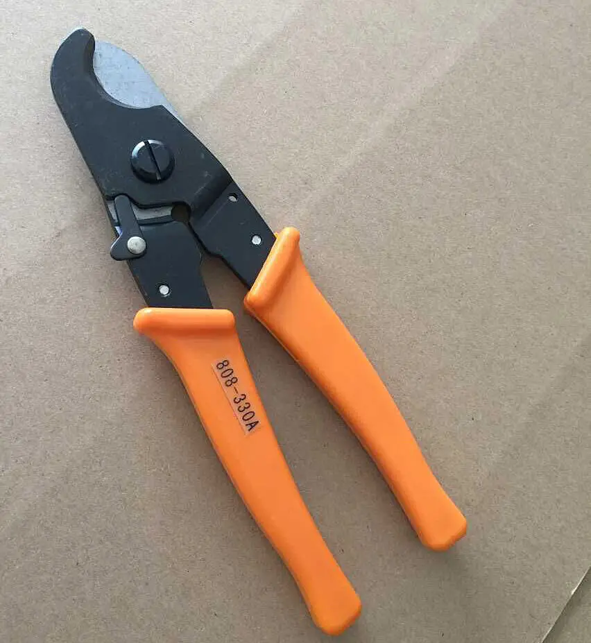 1 of 808-330A Cable Cutter Cut Up To 70mm² Wire Cutter [CAPT2011]