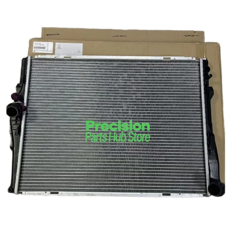 

Радиатор охлаждения двигателя OEM 17117559273 для BMW серий 1, 3, X1, Z4 (E81, E82, E90, E91, E92, E93, E84, E89), а также номера деталей 17117210046, 17117553046