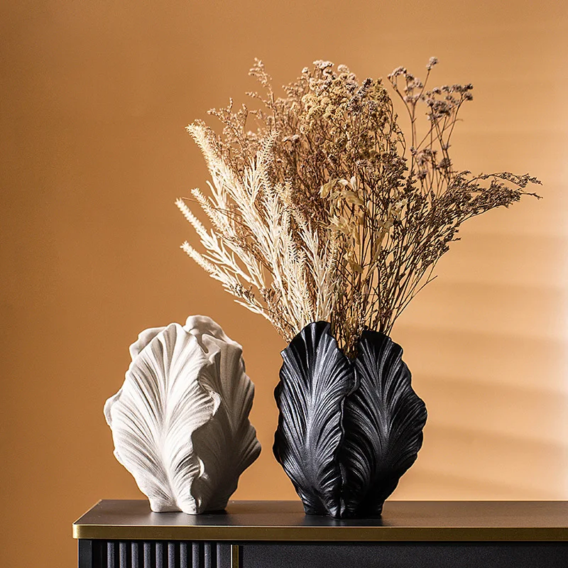 

European simple unglazed ceramic desktop vase light luxury hydroponic dried flower stand black and white ornament vase