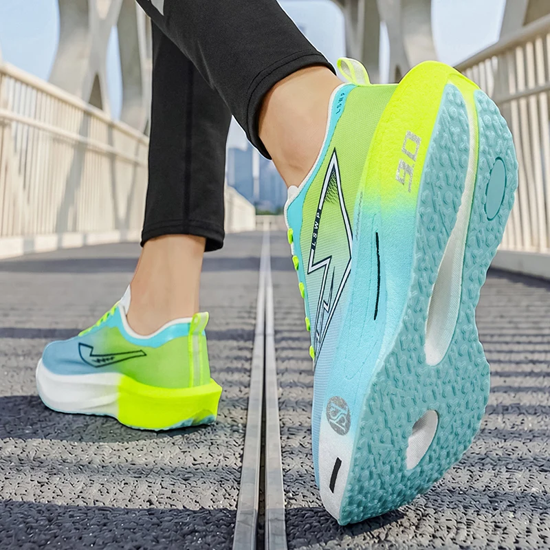 Lässige Sportschuhe, ultraleichte und atmungsaktive Outdoor-Wanderschuhe und Trainingsschuhe für das Trailrunning, vielseitig und modisch für Paare, bequem für den täglichen Gebrauch, ideal für Urlaubsreisen. – Detail 16