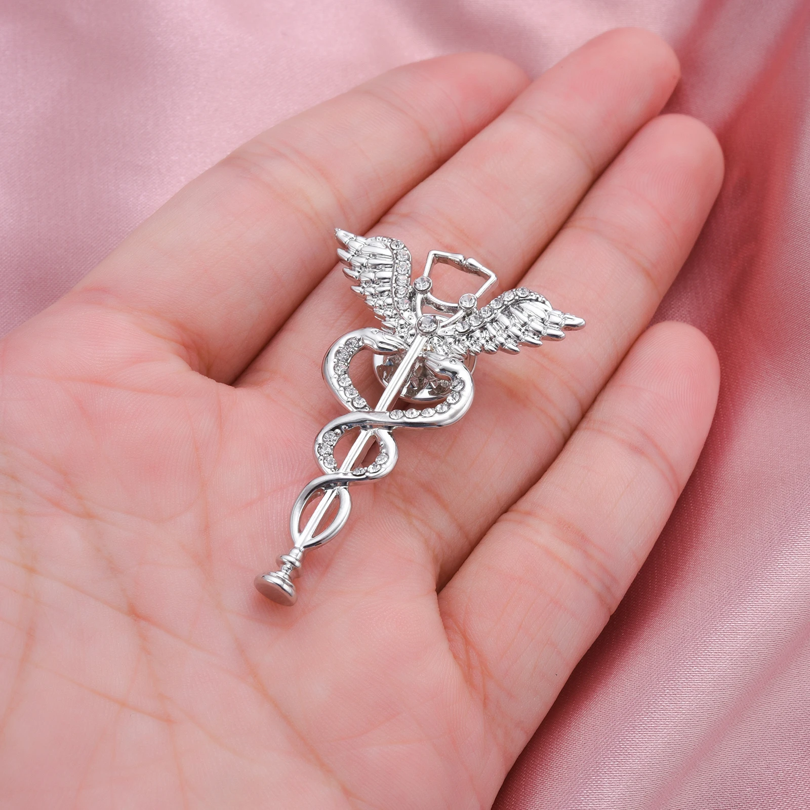 Medical Caduceus Stethoscope Brooch Pin Double Snake Wings Design Badge Gold Color Lapel Pin Student Nurse Gift Jewelry