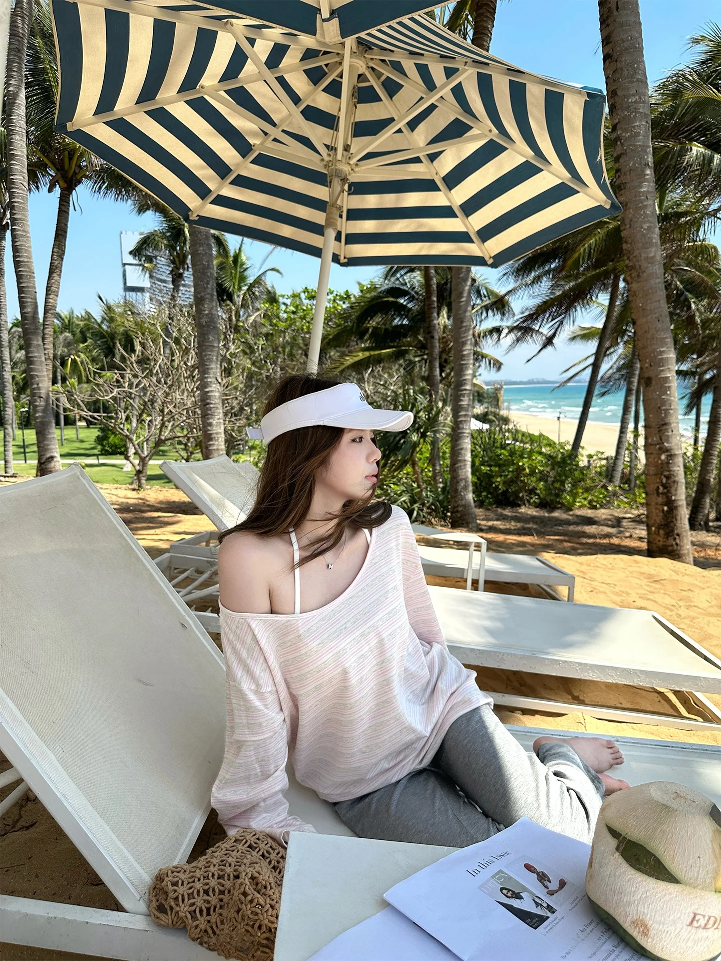 

Женская хлопковая футболка свободного кроя с широким воротником, открытыми плечами, в полоску, с длинным рукавом, в повседневном стиле