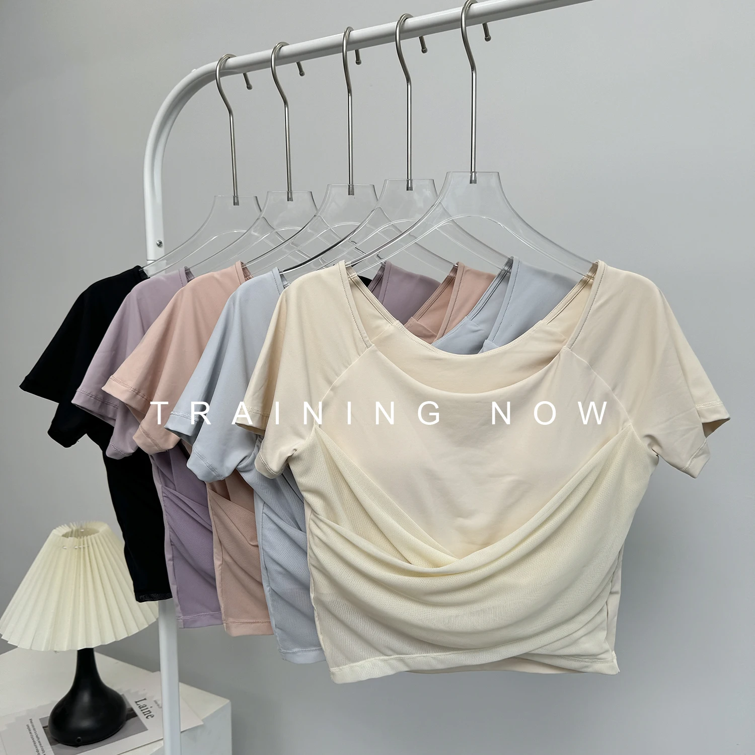 

High-value sports short-sleeved women's mesh breathable yoga clothes top with chest pad running training fitness quick-drying