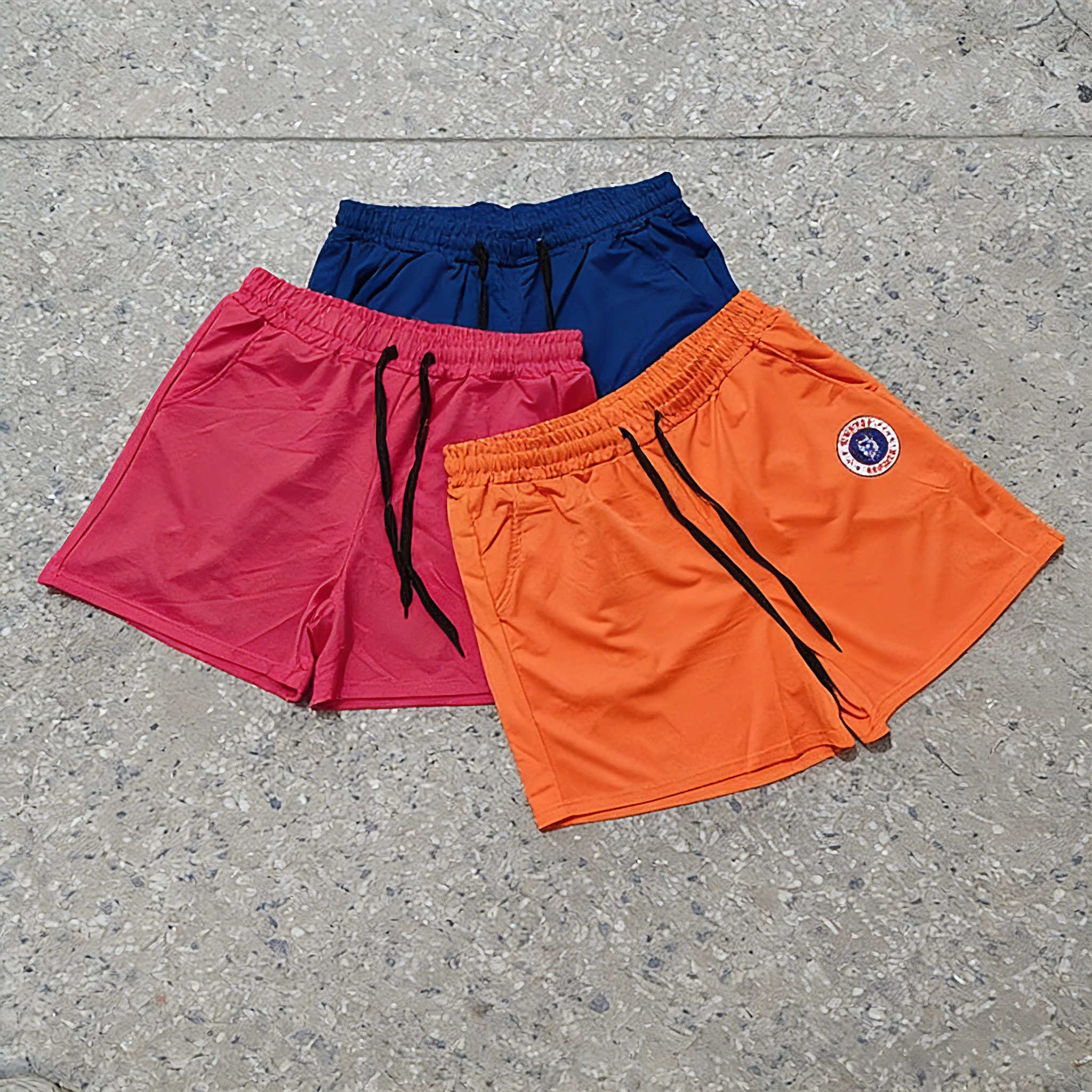 

Мужской комплект из 3 предметов: мягкие повседневные шорты с графическим логотипом, идеально подходят для тренировок, бега, пляжа и повседневной носки.