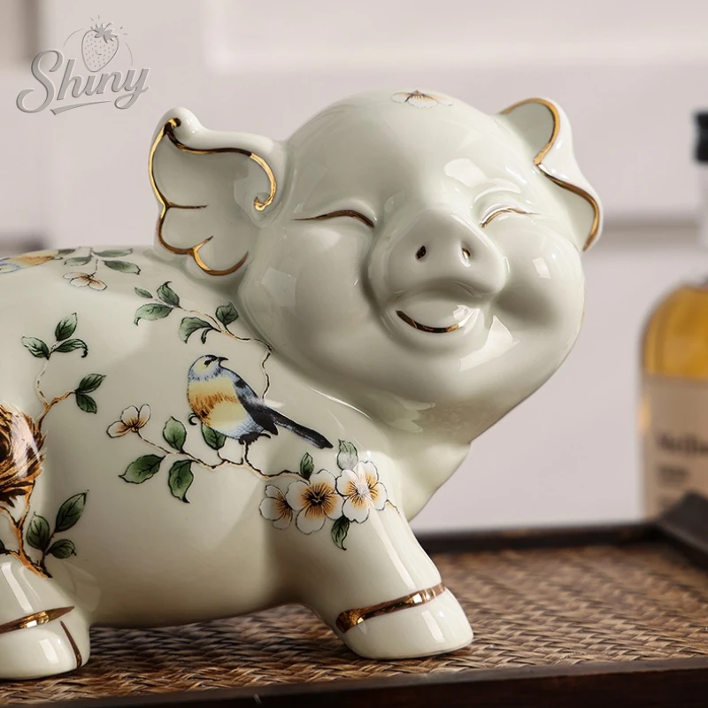 Cute Ceramic Pig Figurine, Adorable Pig Ceramic Study and Living Room Decoration