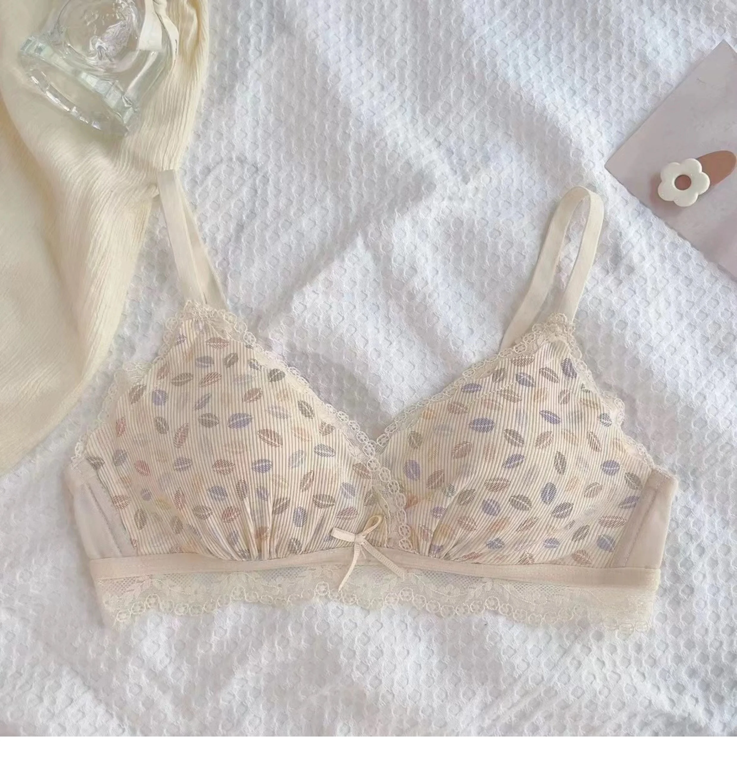 Meisjes Licht Driehoek Cup Ondergoed Zonder Stalen Ring Kant Lingerie Japanse Ademende Verzamelde Zoete Sexy Bh Set