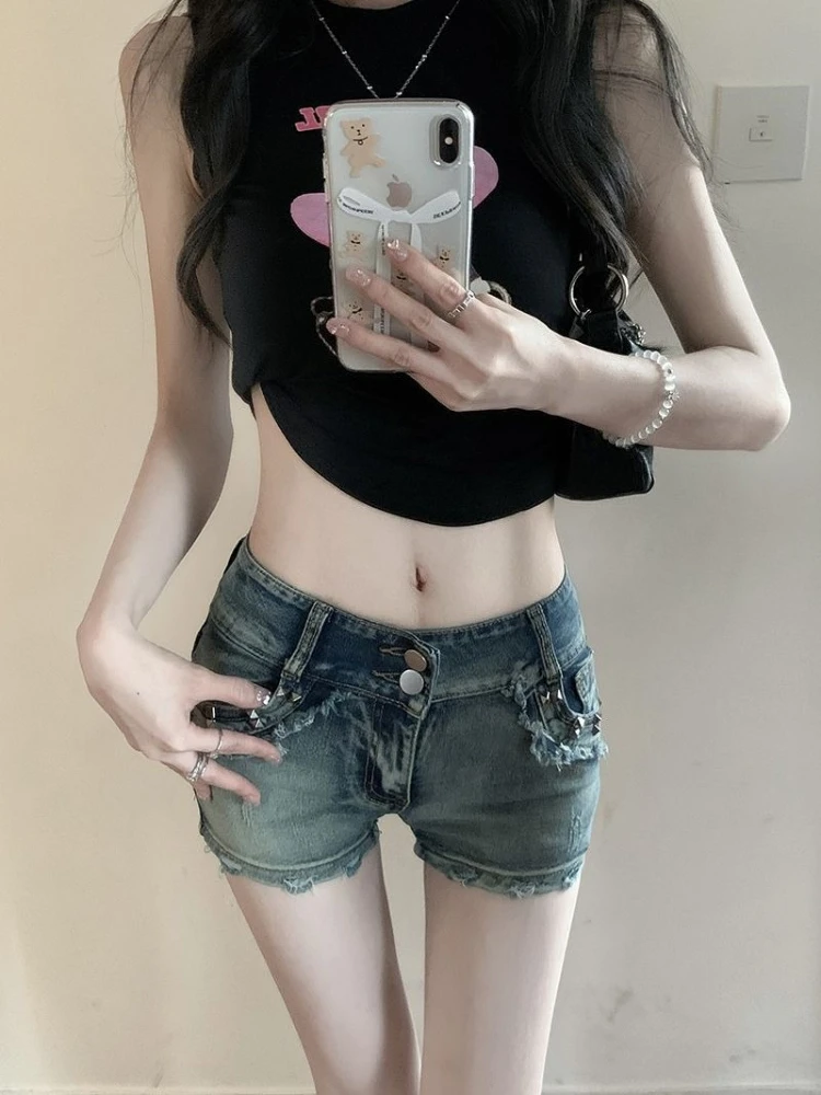 

Женские джинсовые шорты Bodycon с заклепками, с низкой посадкой, летние, новые, облегающие, подчеркивающие фигуру, повседневные, модные