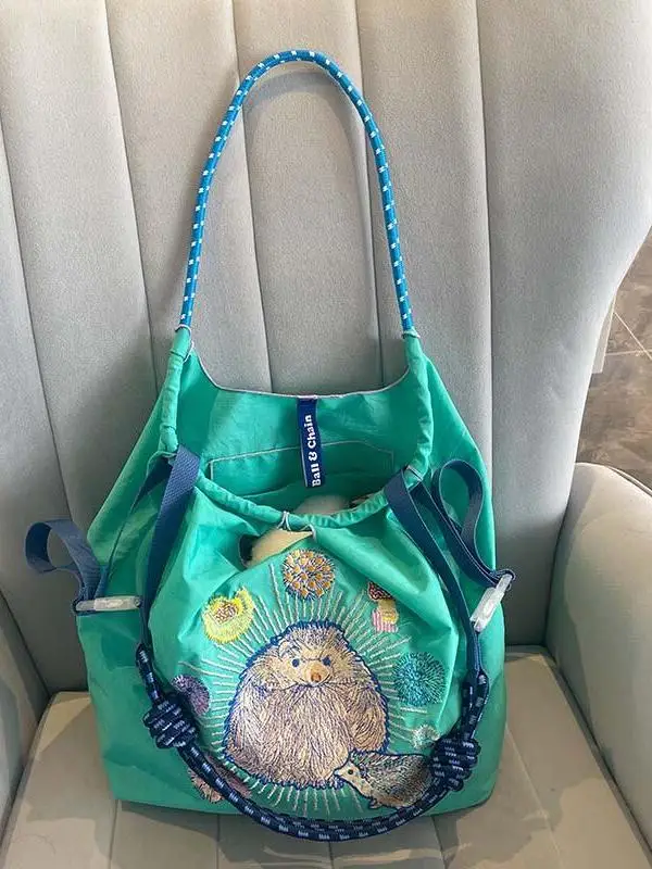 bolso-de-hombro-cruzado-de-nylon-ecologico-con-bordado-de-erizo-bolso-tote-suave-para-jovenes-con-patron-floral-casual