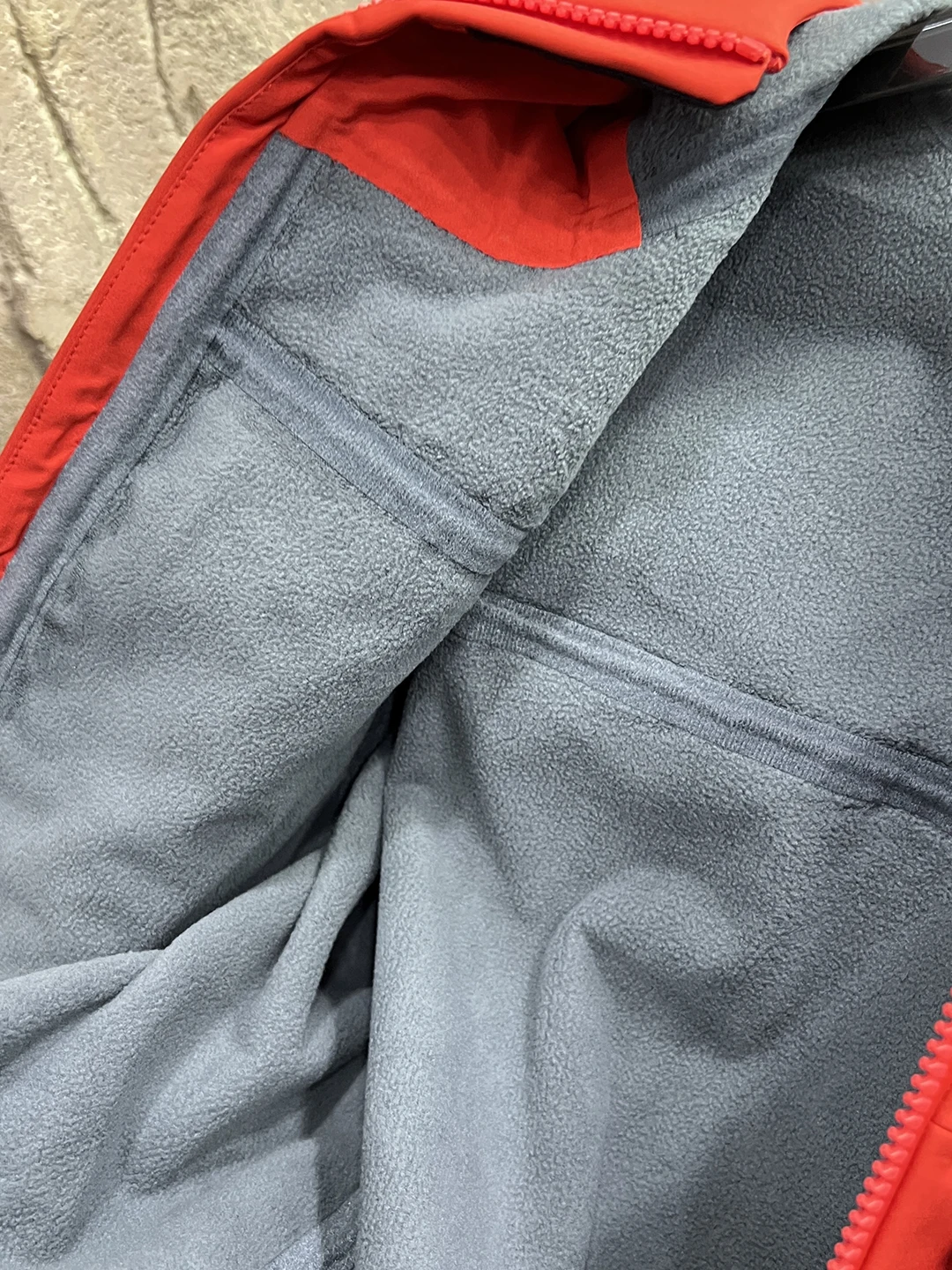 เสื้อแจ็คเก็ตผู้ชายแบบนุ่มสำหรับกิจกรรมกลางแจ้ง กันน้ำ กันลม ติดกาวเต็มตัว ทรงพอดีตัวสำหรับวัยรุ่น แขนยาว ปิดด้วยซิป