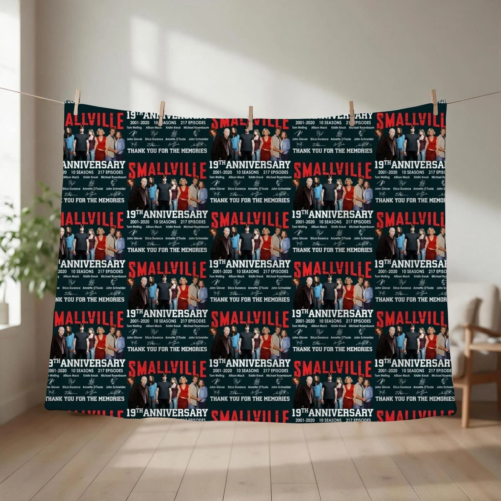 Smallville 19th Anniversary 2001 2020 10 Seasons 217 Episodes Signatures Thank You For The Memories, Throw Blanket