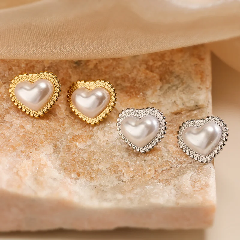 

Simple and Unique 18K Gold Plated Heart Stainless Steel Earrings for Women, Niche High-End Versatile Ear Jewelry