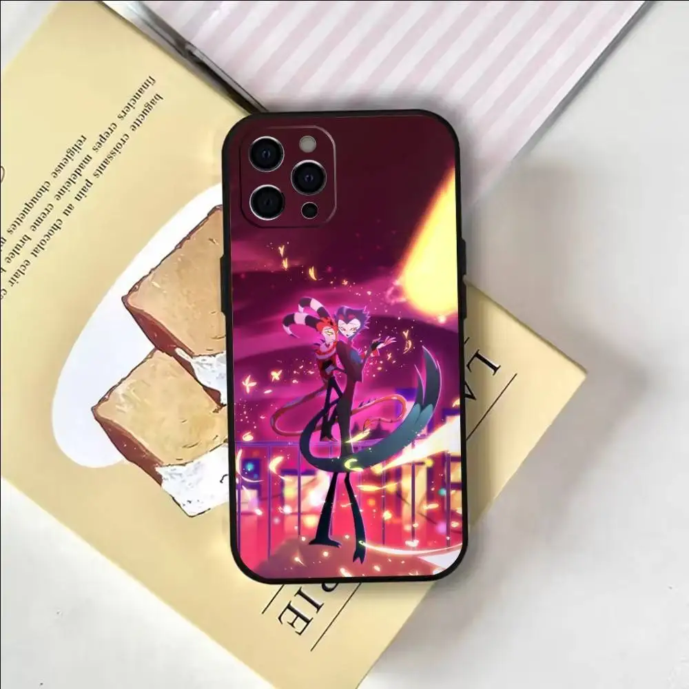 حافظة هاتف H-Helluva Boss Anime لهاتف iPhone17,16,15,14,13,12,11 Plus، Pro Max غطاء أسود ناعم