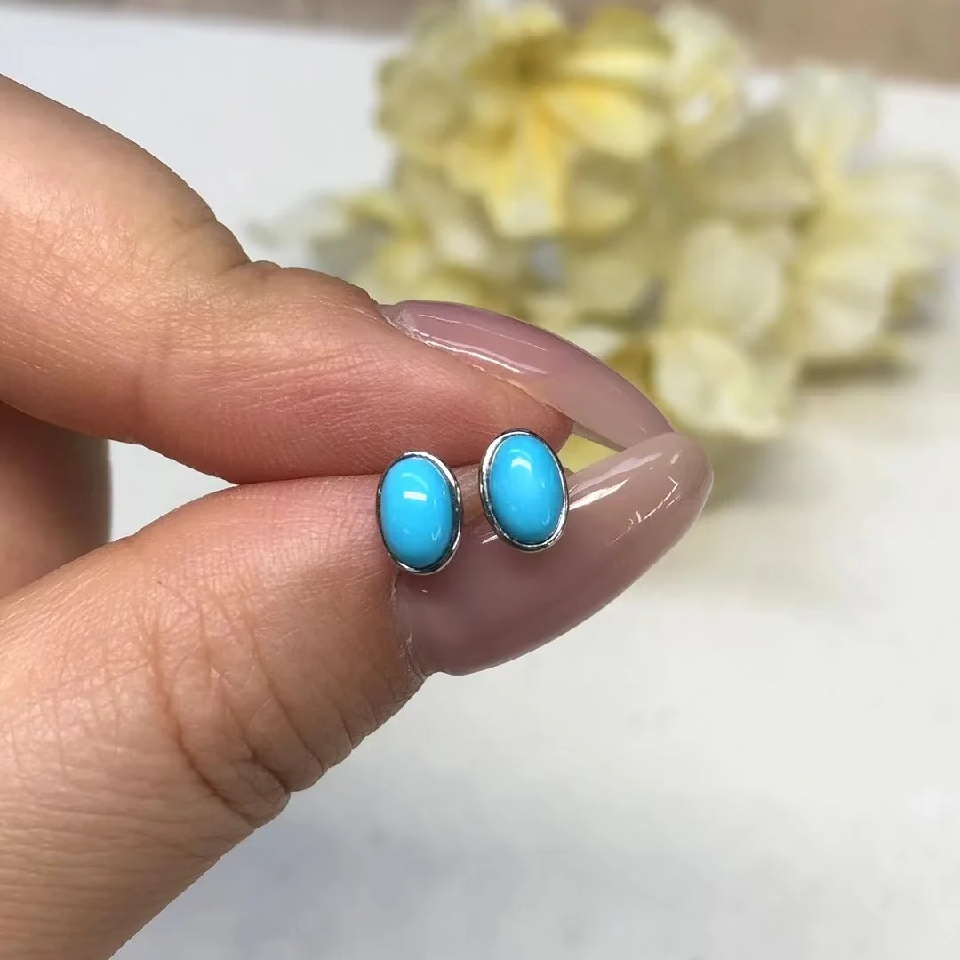

Hot selling and Highly Recommended PT900 Platinum 0.90 Carat Natural Turquoise Stud Earrings Light Luxury and Fashion Drop shipp