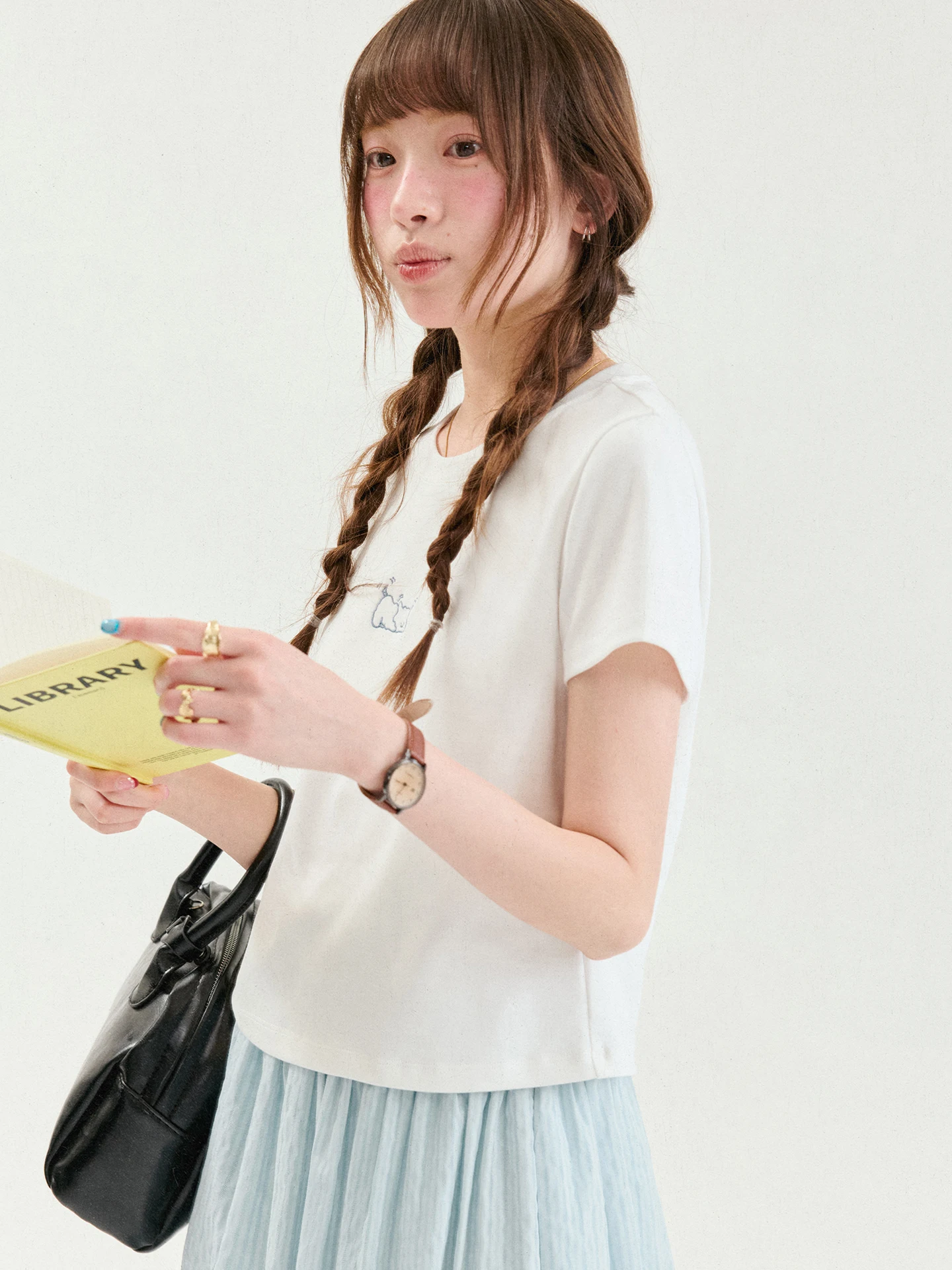 Camiseta Blanca de Manga Corta - Embroidery White reseña y precio