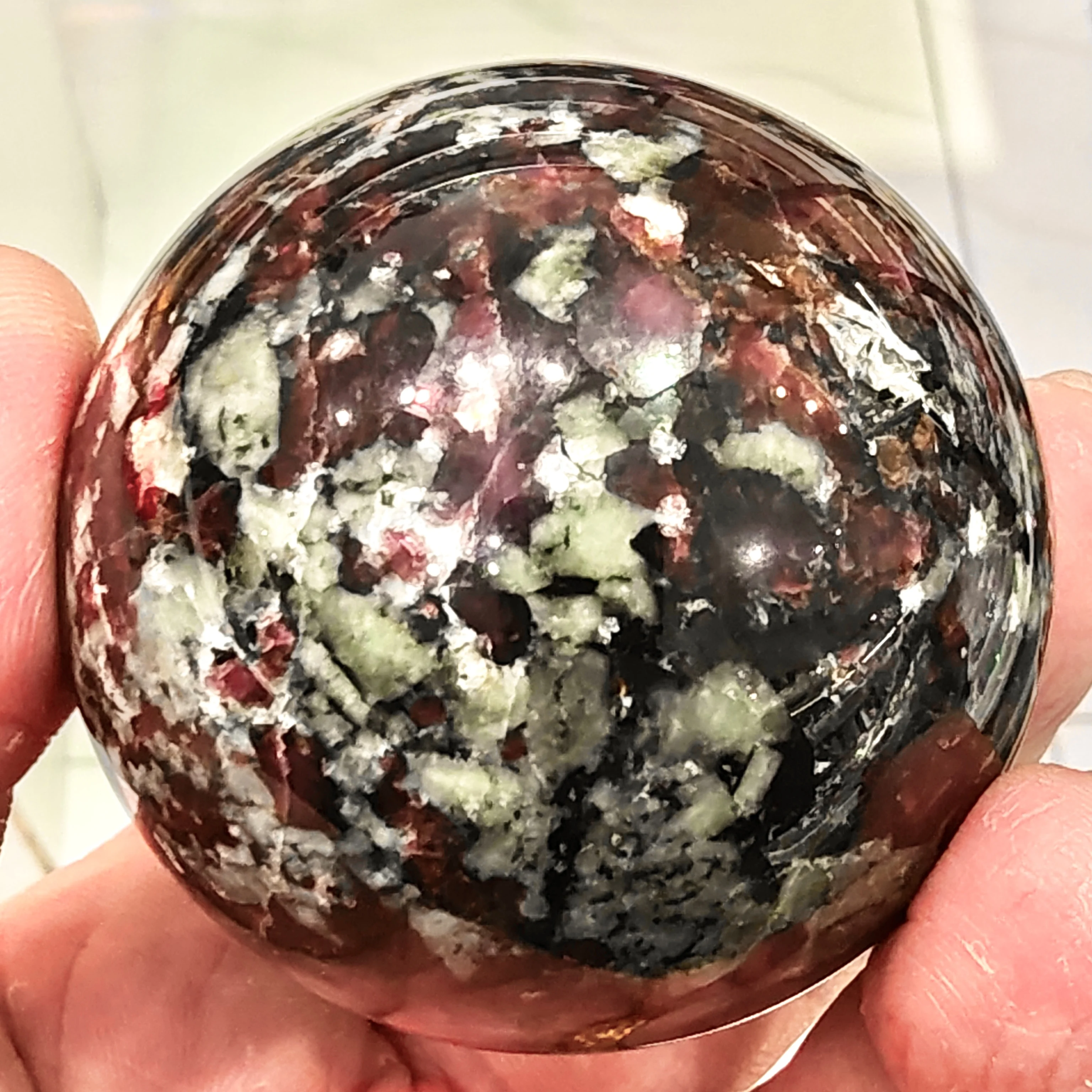 5-6cm Real New ROCKS Natural Eudialite Crystal Sphere Stones Ball Garnet Paragenic Ore Protecting Energy Gemstone Mineral Decor