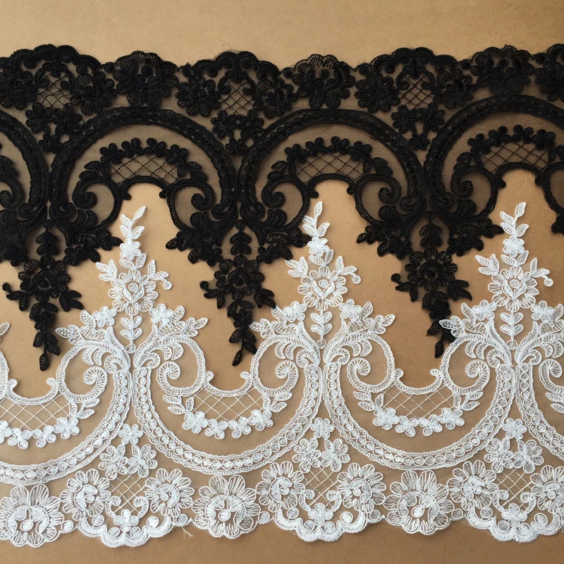 Classic Black and White Floral Embroidered Car Bone Lace Trim Boards