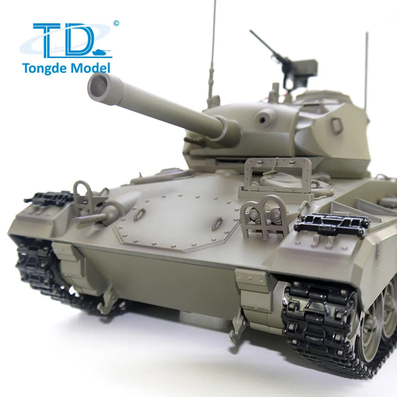 1/16 Scale Tongde M24 Chaffee RC Light Tank 320°Rotation Infrared Barrel Recoil Remote Control Military Model for Hobbyists