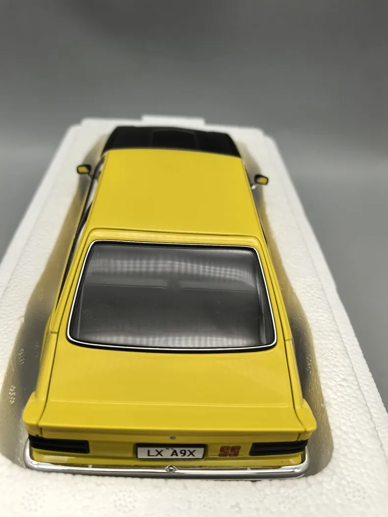 Autoart 1:18 LX TORANA SS A9X OPTION Yellow Simulation Limited Edition All Open Alloy Metal Static Car Model Toy Gift