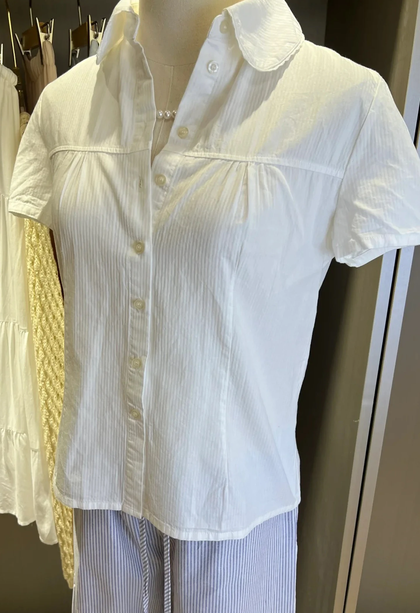 Blusa de manga corta ajustada a rayas blancas para mujer, camisa con cuello Peter Pan y una botonadura, Top de algodón de verano, camiseta dulce de estilo Preppy