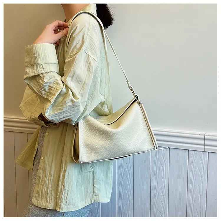 

High-end Texture Women's Crossbody Bag 2026 New Vintage Fashion Large Capacity Versatile Commute Tote Shoulder Bag