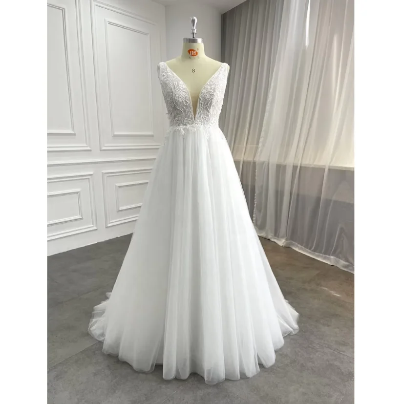 Lace Tulle A-Line Wedding Dresses Chapel Train Customized Floor-Length Sleeveless Bridal Gowns