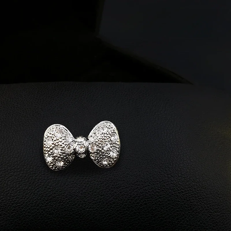Chic Mini Bowknot Small Brooch Women Exquisite Rhinestone Pin Anti-Exposure Buckle Clothes Corsage Accessories Jewelry Gifts 230