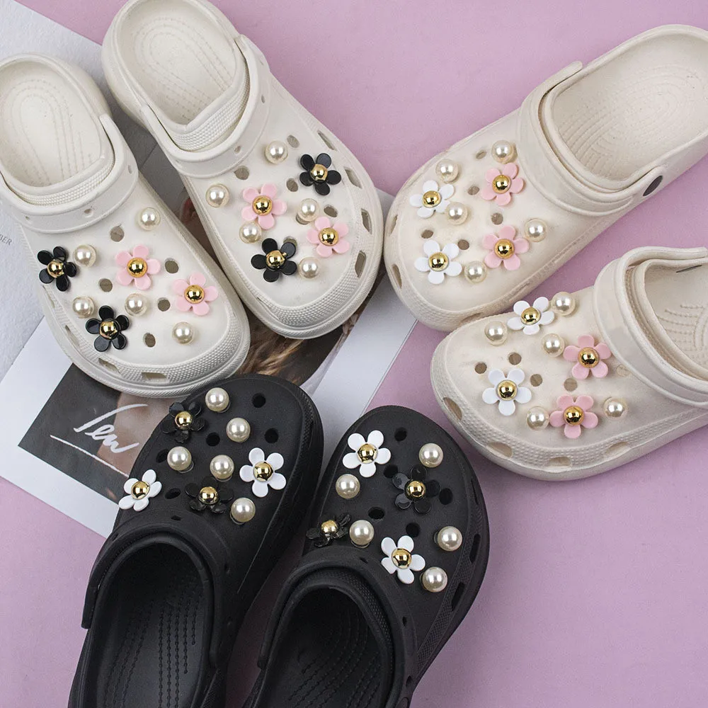 New Acrylic Daisy Five Petal Flower Hole Shoe Charms Decorations Cute Sunflower Shoes Buckle DIY 3D Hole Shoe Accessories