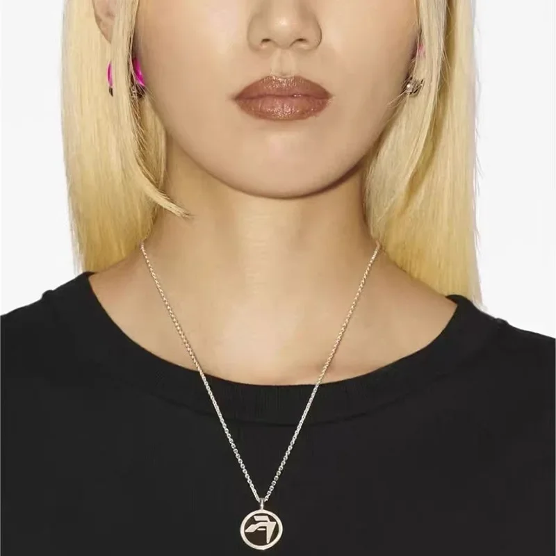 كمين محايد الراتنج قلادة جولة شعار تصميم هندسي للرجال والنساء بسيط الحد الأدنى نمط مجوهرات عالية الجودة الملحقات #3